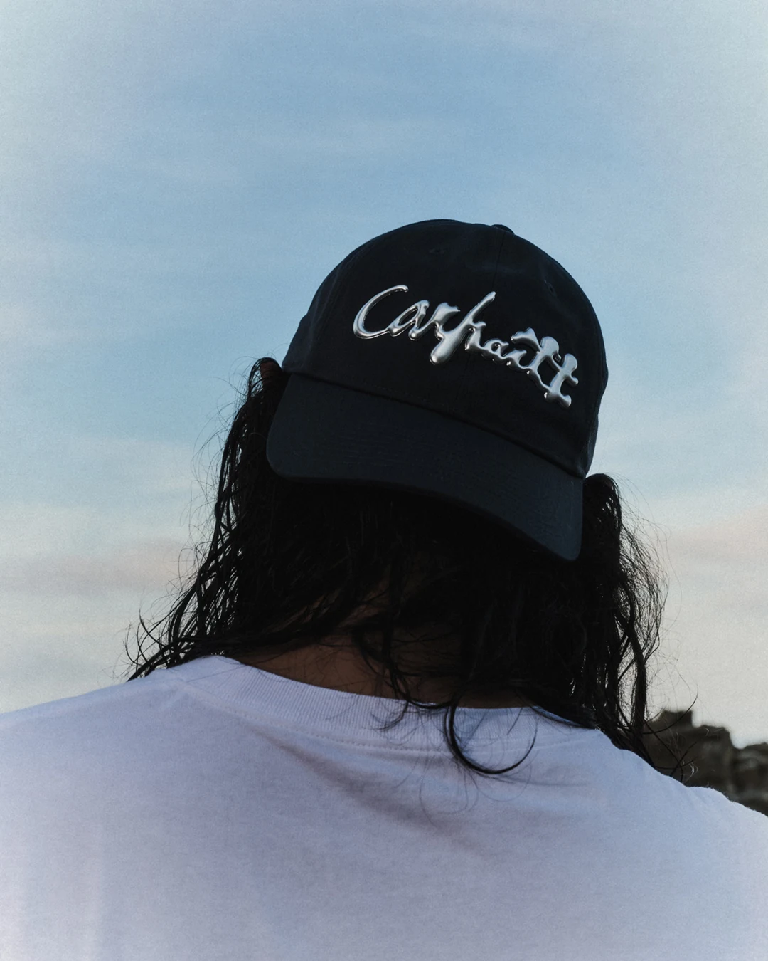 Carhartt WIP Hong Kong 2025 가을·겨울 에디토리얼에서 선별한 이미지. 3번째 컷.