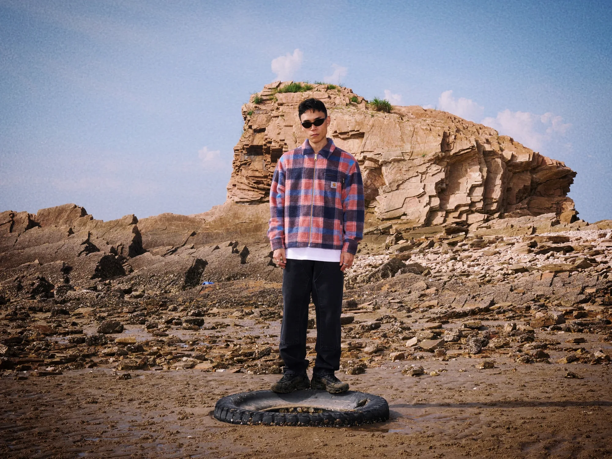 Carhartt WIP Hong Kong 2025 가을·겨울 에디토리얼에서 선별한 이미지. 5번째 컷.